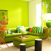 Дизайн современной гостиной в зеленом цвете