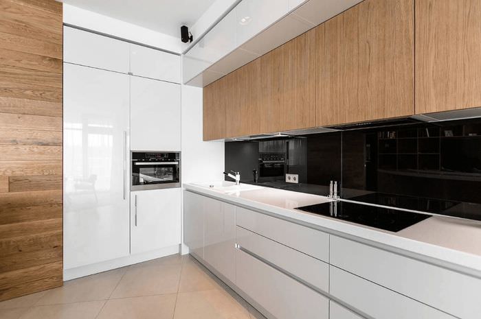 Кухонный гарнитур с комбинированными фасадами