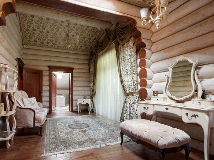 Интерьер дома из бревен в классическом стиле