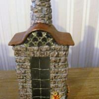Декор бутылки в виде домика с окошком
