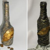 Декорирование бутылки под кошелек с монетами