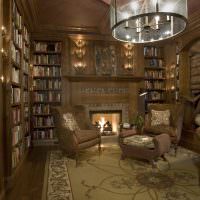 Уютная атмосфера в комнате с коллекцией книг