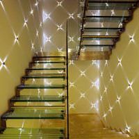 Подсветка лестницы точечными светильниками