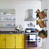Желтый цвет в оформлении кухни
