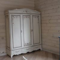 Шкаф в стиле прованс в спальной комнате