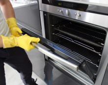 Вариантов того, как можно очистить духовку от застарелого жира - масса