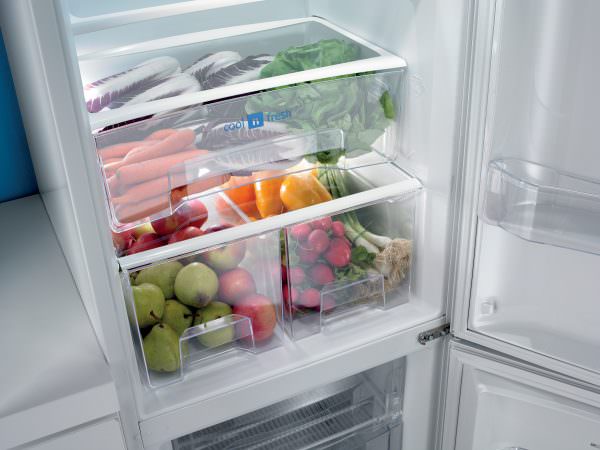 • Зона свежести – присутствует только в современном холодильнике. В специальном контейнере поддерживается температура от +6 до +8 градусов. Здесь лучше оставлять зелень.