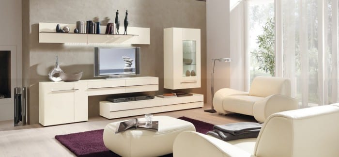Гостевая комната с аккуратной мебелью в современном стиле
