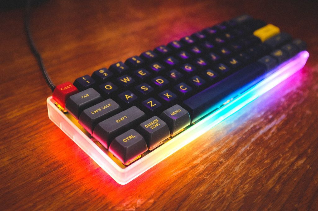 Специальная клавиатура с подсветкой